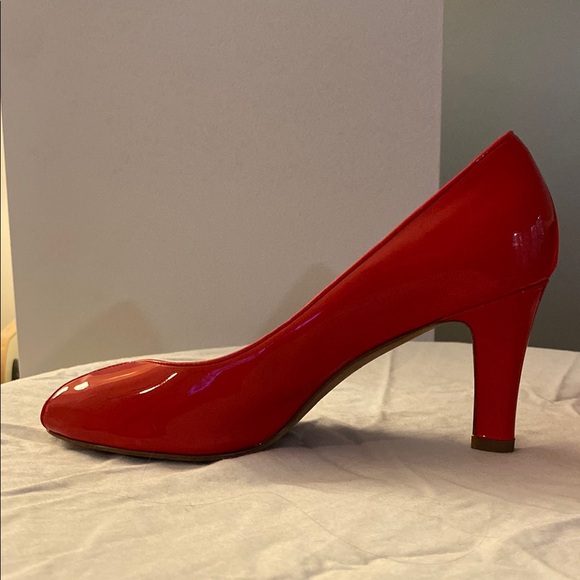 Marc Jacobs Red Peep Toe Heels - Picture 3 of 8
